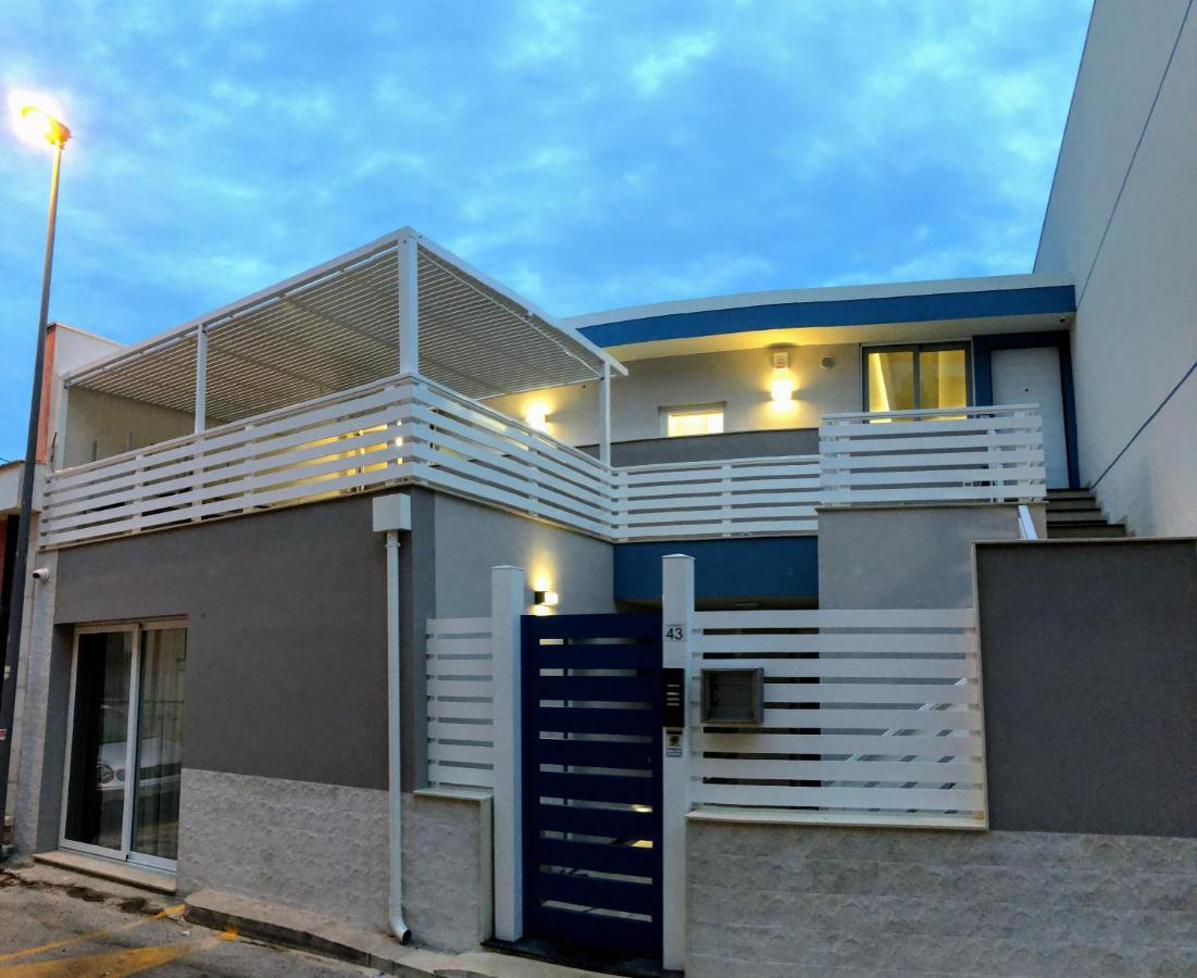 Casa Med Appartement Marina di Ragusa Buitenkant foto